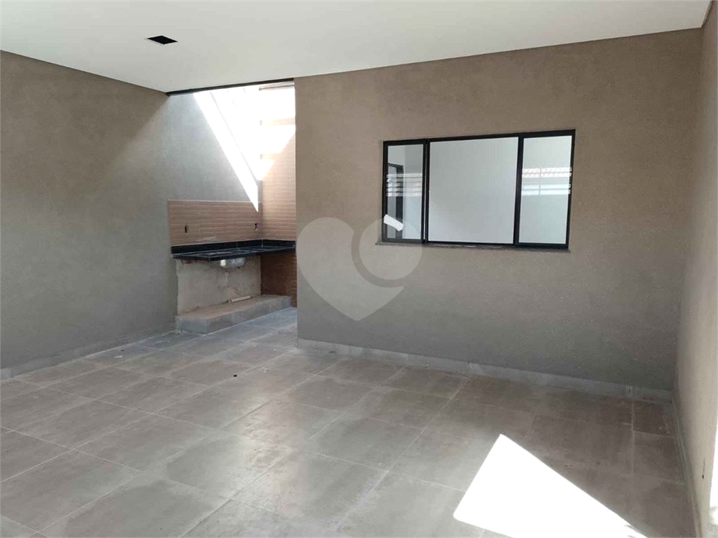 Casa à venda com 2 quartos, 100m² - Foto 2