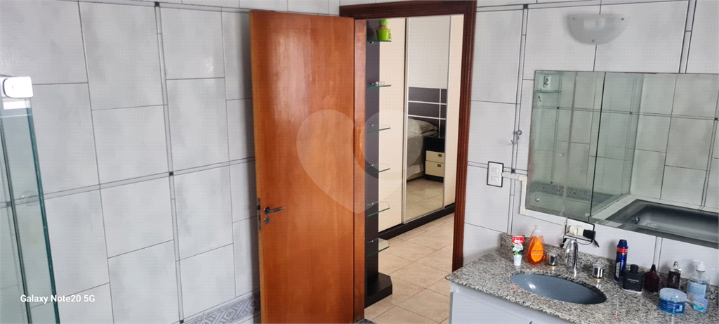 Casa Térrea com 738m² de Terreno e 27 Vagas Próxima ao Bosque Maia - PORTEIRA FECHADA