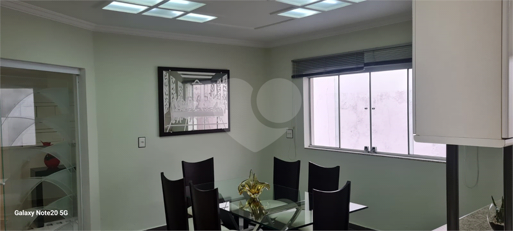 Casa Térrea com 738m² de Terreno e 27 Vagas Próxima ao Bosque Maia - PORTEIRA FECHADA