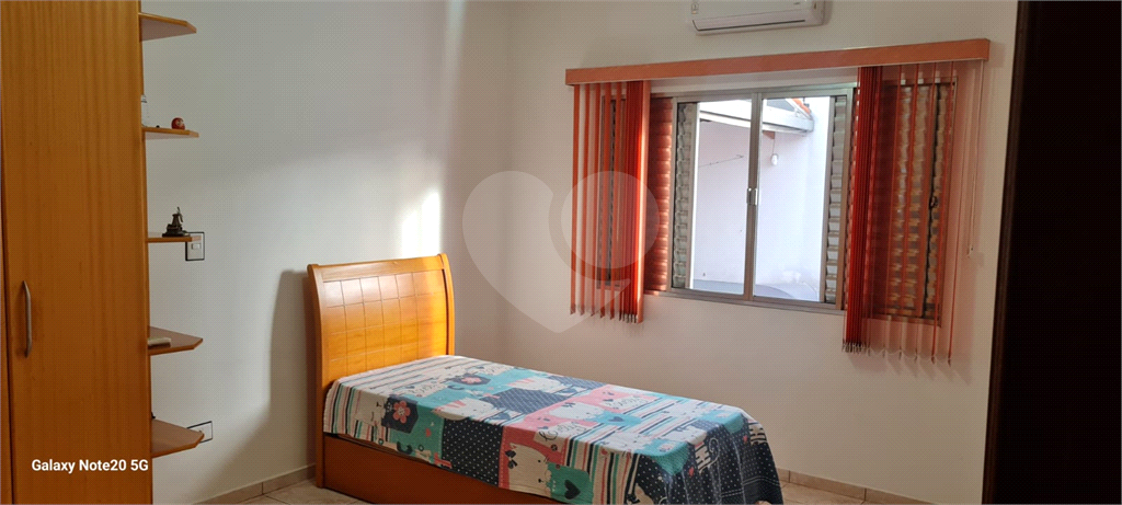 Casa Térrea com 738m² de Terreno e 27 Vagas Próxima ao Bosque Maia - PORTEIRA FECHADA