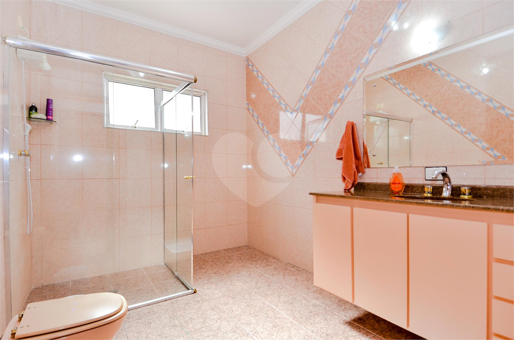 Casa Térrea com 738m² de Terreno e 27 Vagas Próxima ao Bosque Maia - PORTEIRA FECHADA