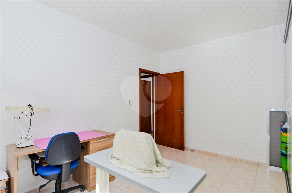 Casa Térrea com 738m² de Terreno e 27 Vagas Próxima ao Bosque Maia - PORTEIRA FECHADA