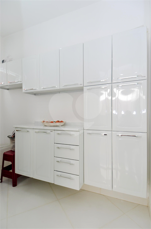 Casa Térrea com 738m² de Terreno e 27 Vagas Próxima ao Bosque Maia - PORTEIRA FECHADA