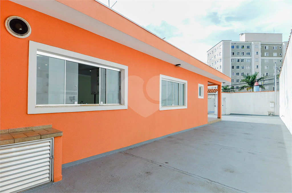 Casa Térrea com 738m² de Terreno e 27 Vagas Próxima ao Bosque Maia - PORTEIRA FECHADA