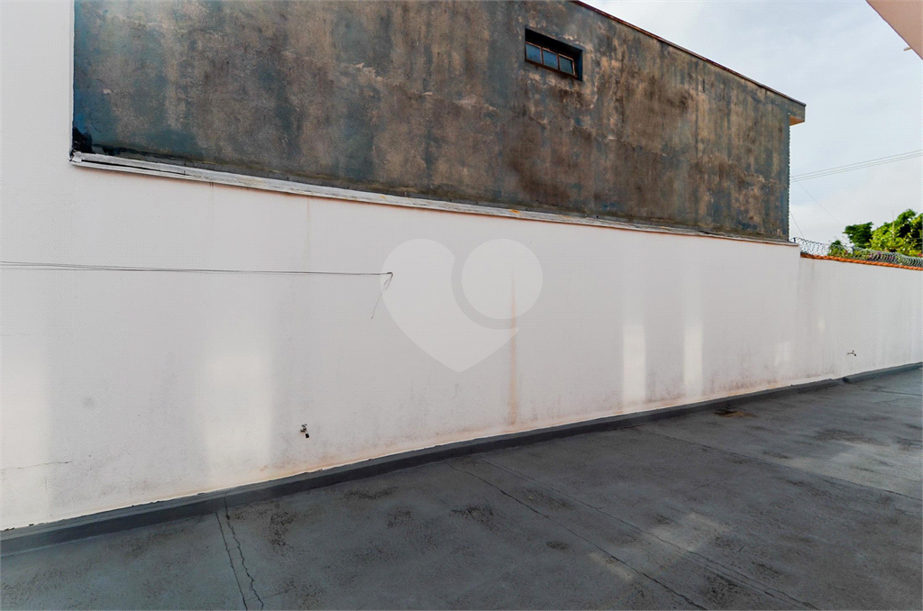 Casa Térrea com 738m² de Terreno e 27 Vagas Próxima ao Bosque Maia - PORTEIRA FECHADA