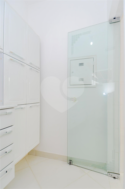 Casa Térrea com 738m² de Terreno e 27 Vagas Próxima ao Bosque Maia - PORTEIRA FECHADA