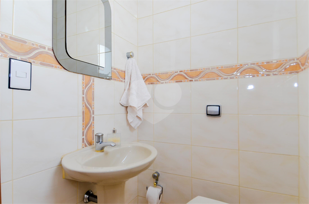 Casa Térrea com 738m² de Terreno e 27 Vagas Próxima ao Bosque Maia - PORTEIRA FECHADA