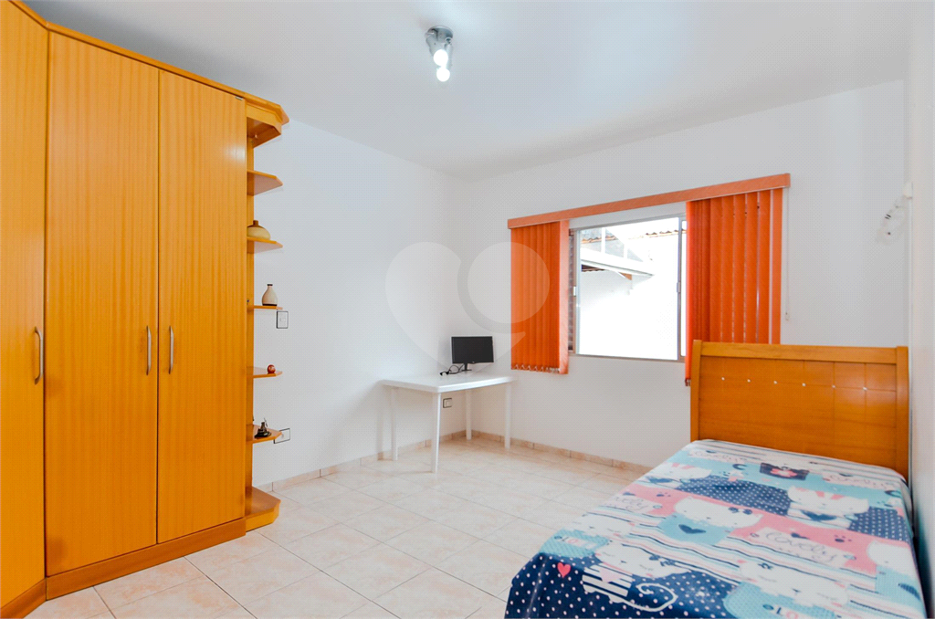 Casa Térrea com 738m² de Terreno e 27 Vagas Próxima ao Bosque Maia - PORTEIRA FECHADA