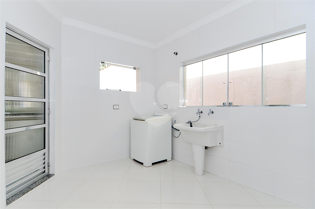 Casa Térrea com 738m² de Terreno e 27 Vagas Próxima ao Bosque Maia - PORTEIRA FECHADA