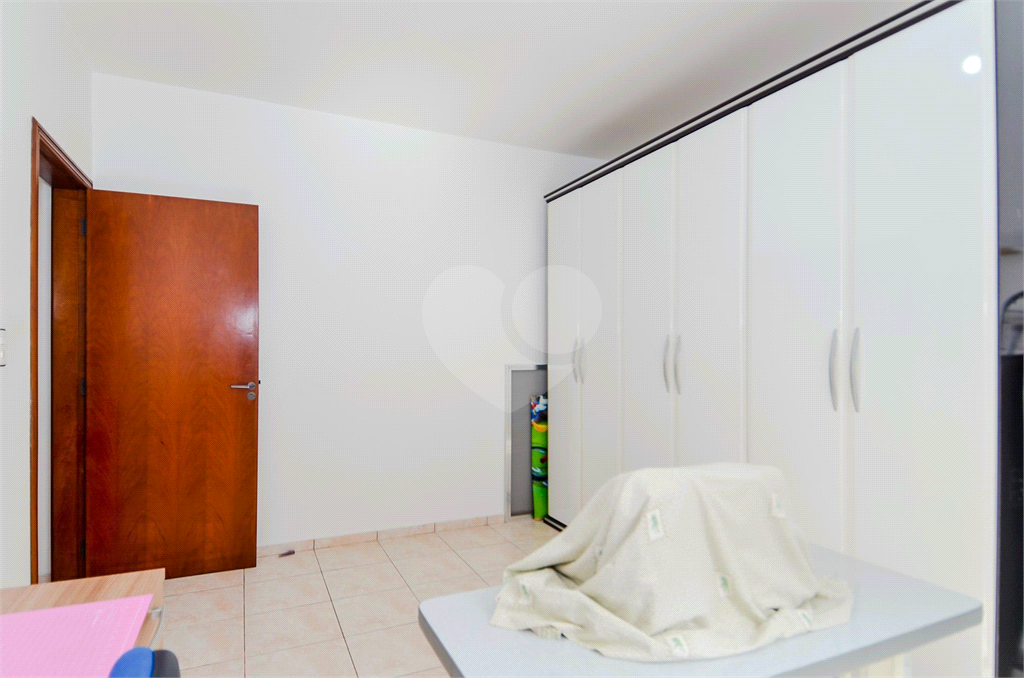 Casa Térrea com 738m² de Terreno e 27 Vagas Próxima ao Bosque Maia - PORTEIRA FECHADA