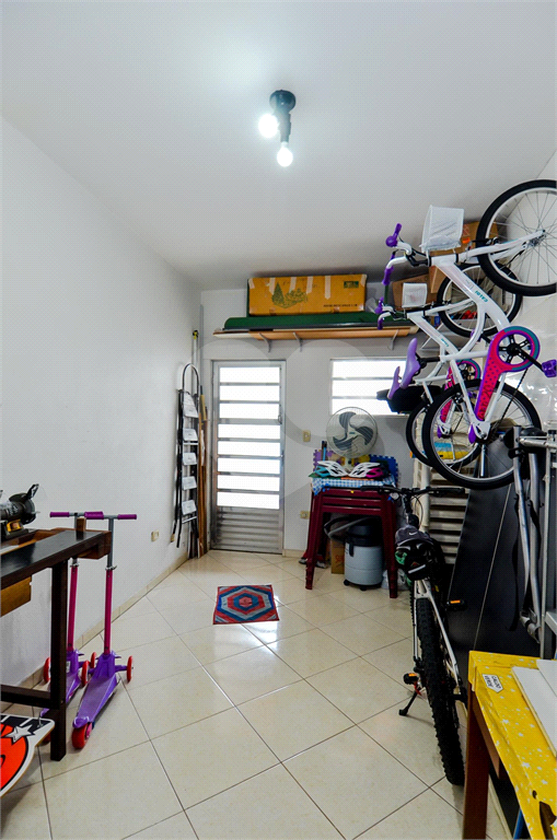 Casa Térrea com 738m² de Terreno e 27 Vagas Próxima ao Bosque Maia - PORTEIRA FECHADA