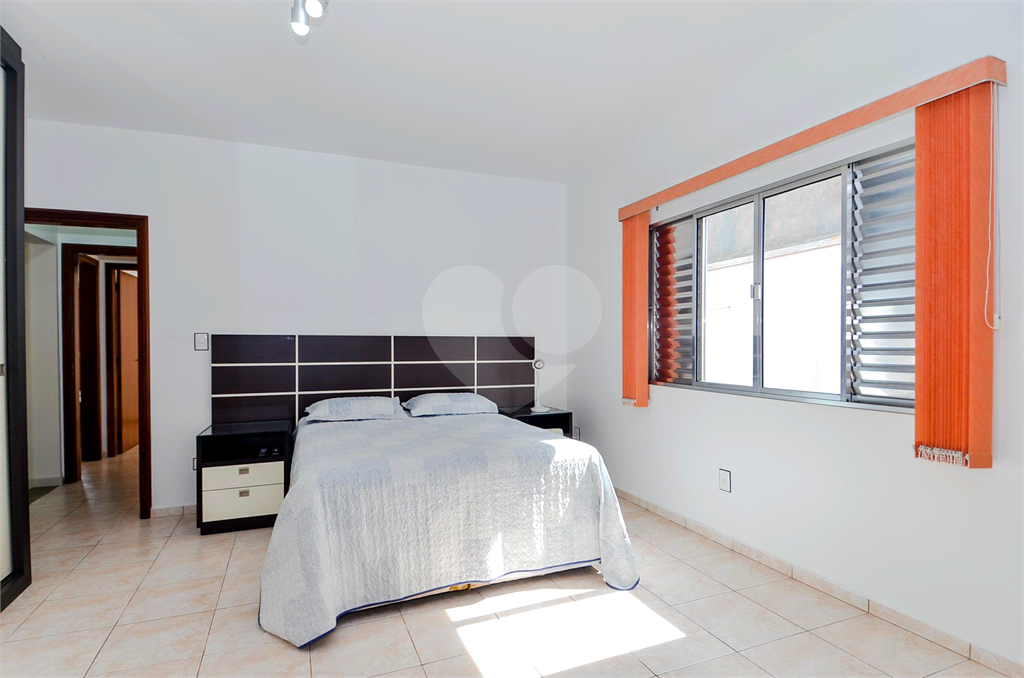 Casa Térrea com 738m² de Terreno e 27 Vagas Próxima ao Bosque Maia - PORTEIRA FECHADA