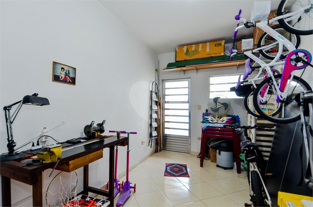 Casa Térrea com 738m² de Terreno e 27 Vagas Próxima ao Bosque Maia - PORTEIRA FECHADA