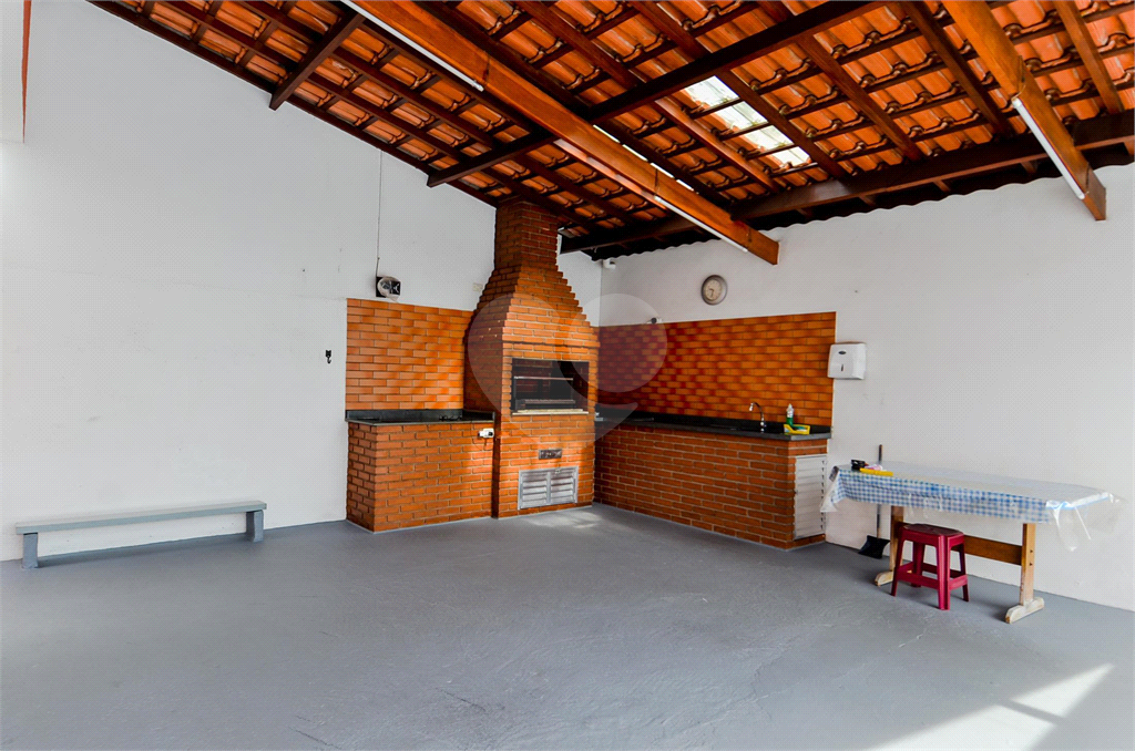 Casa Térrea com 738m² de Terreno e 27 Vagas Próxima ao Bosque Maia - PORTEIRA FECHADA