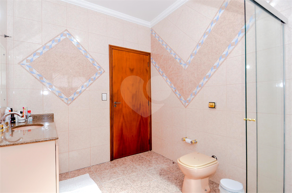 Casa Térrea com 738m² de Terreno e 27 Vagas Próxima ao Bosque Maia - PORTEIRA FECHADA