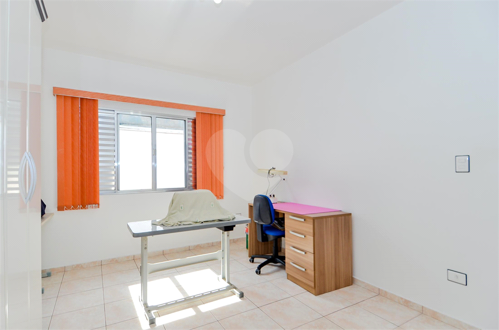 Casa Térrea com 738m² de Terreno e 27 Vagas Próxima ao Bosque Maia - PORTEIRA FECHADA