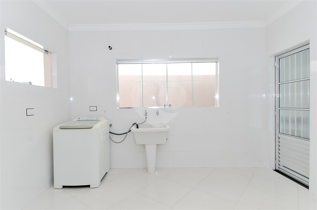 Casa Térrea com 738m² de Terreno e 27 Vagas Próxima ao Bosque Maia - PORTEIRA FECHADA