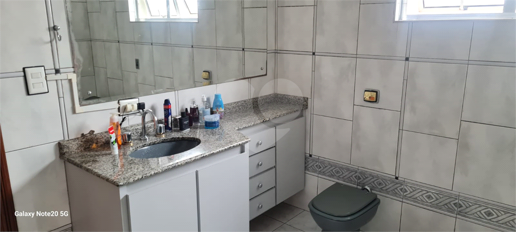 Casa Térrea com 738m² de Terreno e 27 Vagas Próxima ao Bosque Maia - PORTEIRA FECHADA