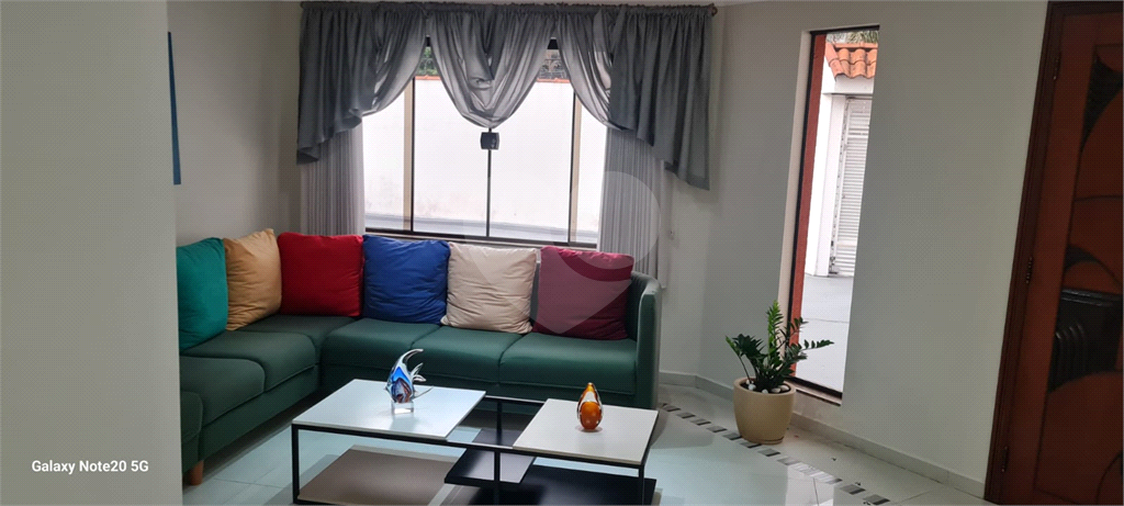 Casa Térrea com 738m² de Terreno e 27 Vagas Próxima ao Bosque Maia - PORTEIRA FECHADA