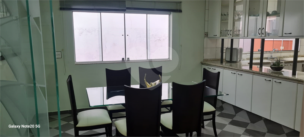 Casa Térrea com 738m² de Terreno e 27 Vagas Próxima ao Bosque Maia - PORTEIRA FECHADA