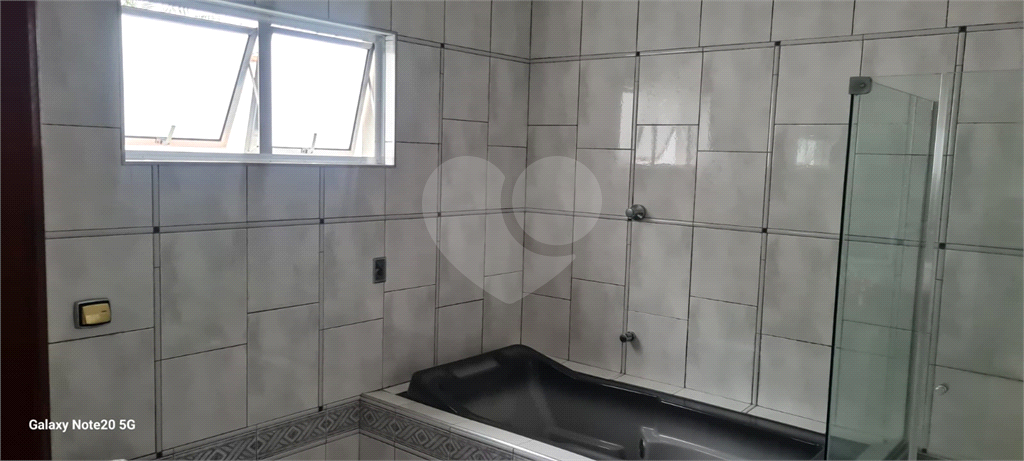 Casa Térrea com 738m² de Terreno e 27 Vagas Próxima ao Bosque Maia - PORTEIRA FECHADA