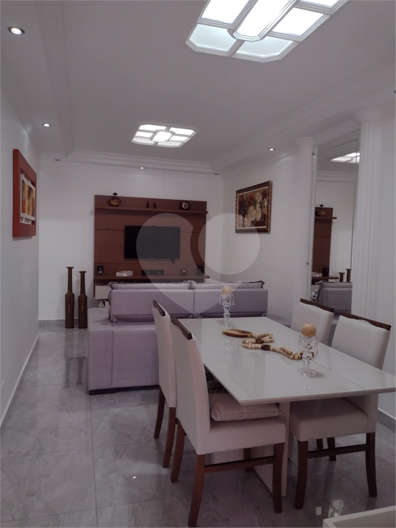 Casa à venda com 3 quartos, 132m² - Foto 1