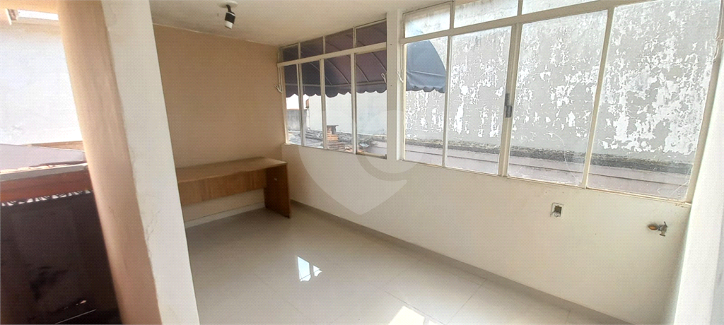 Casa à venda com 4 quartos, 264m² - Foto 18