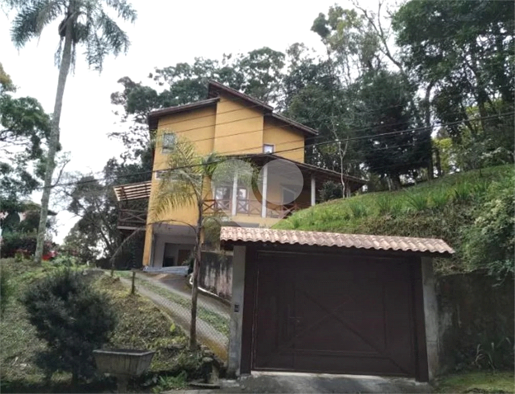 Casa de Condomínio à venda com 4 quartos, 250m² - Foto 1