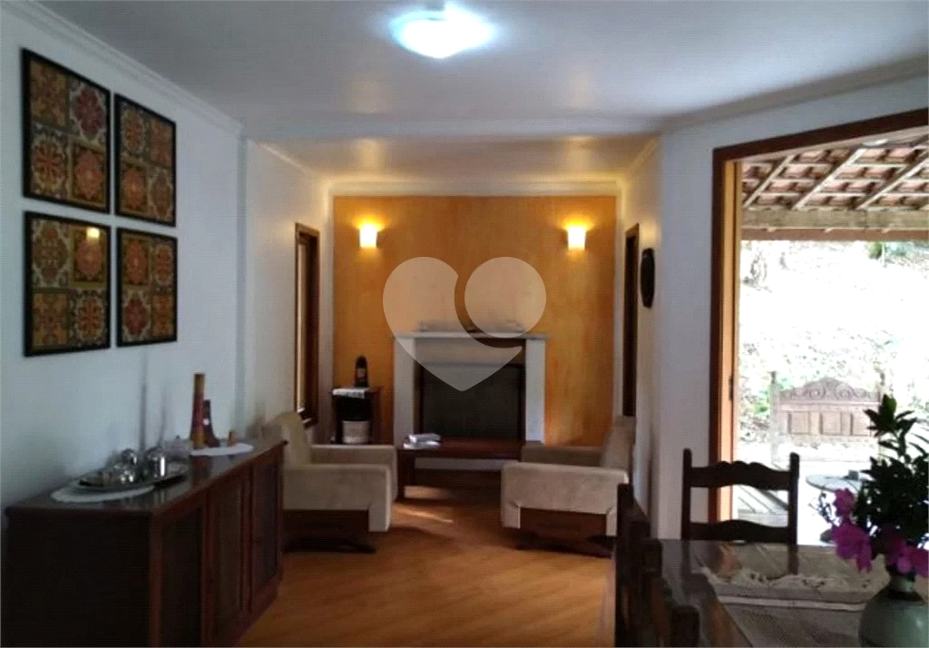 Casa de Condomínio à venda com 4 quartos, 250m² - Foto 16