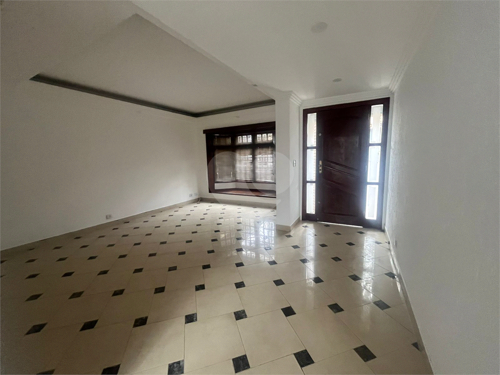 Sobrado  no Tremembé  com 3 dormitórios sendo 1 suíte e 3 vagas 