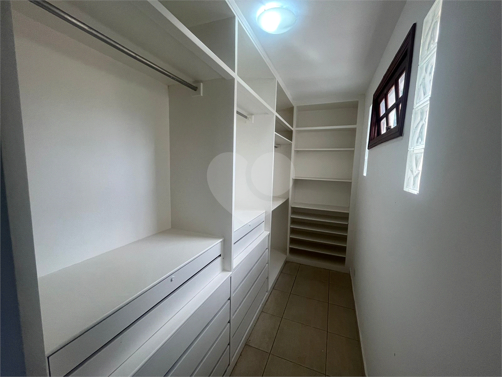 Sobrado  no Tremembé  com 3 dormitórios sendo 1 suíte e 3 vagas 