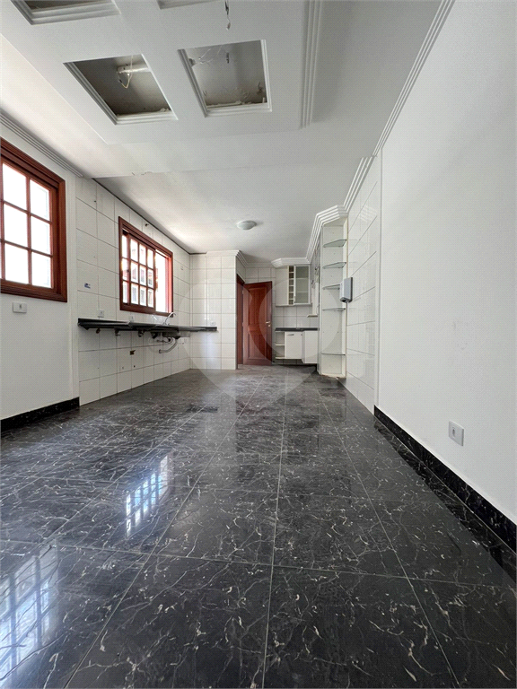 Sobrado  no Tremembé  com 3 dormitórios sendo 1 suíte e 3 vagas 