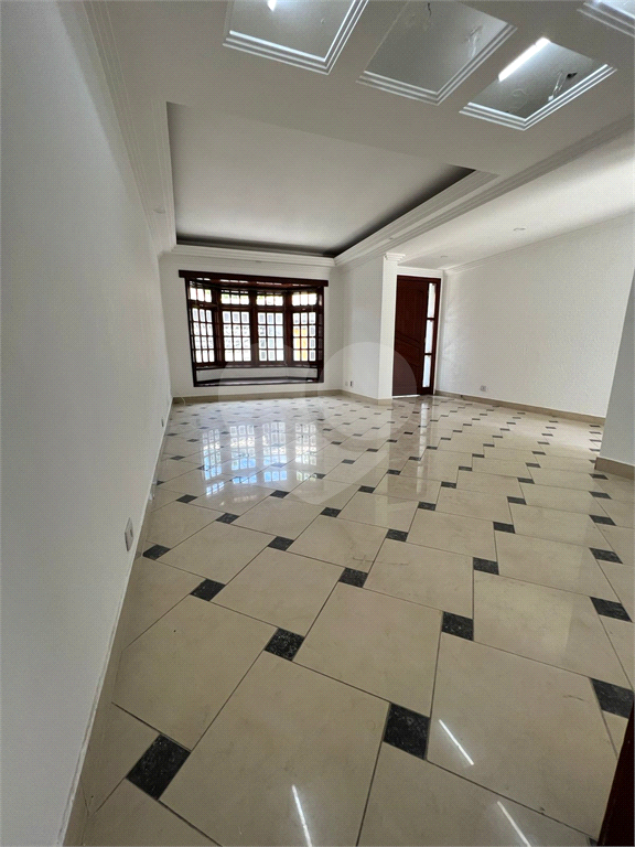 Sobrado  no Tremembé  com 3 dormitórios sendo 1 suíte e 3 vagas 