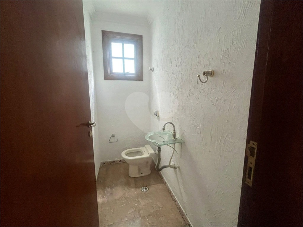 Sobrado  no Tremembé  com 3 dormitórios sendo 1 suíte e 3 vagas 