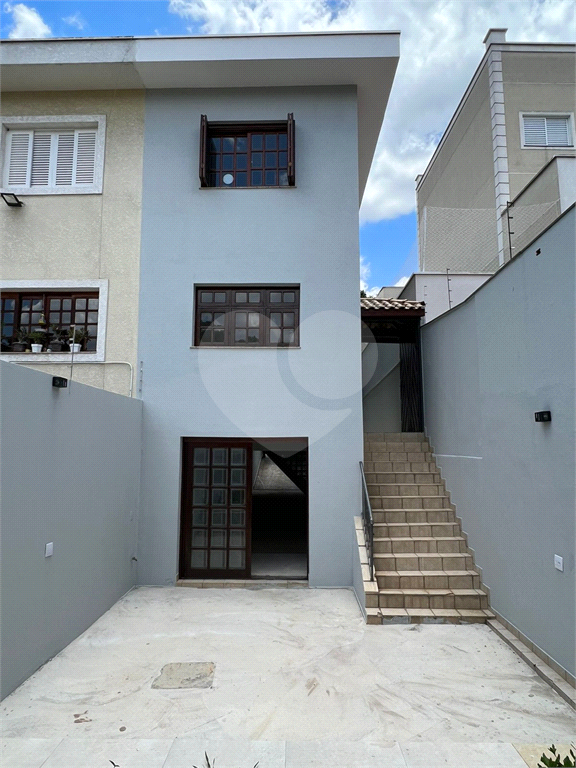 Sobrado  no Tremembé  com 3 dormitórios sendo 1 suíte e 3 vagas 