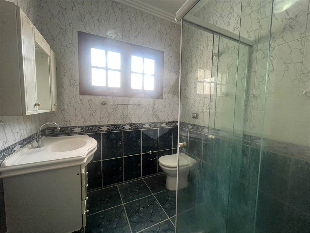 Sobrado  no Tremembé  com 3 dormitórios sendo 1 suíte e 3 vagas 