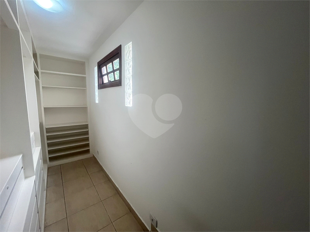 Sobrado  no Tremembé  com 3 dormitórios sendo 1 suíte e 3 vagas 