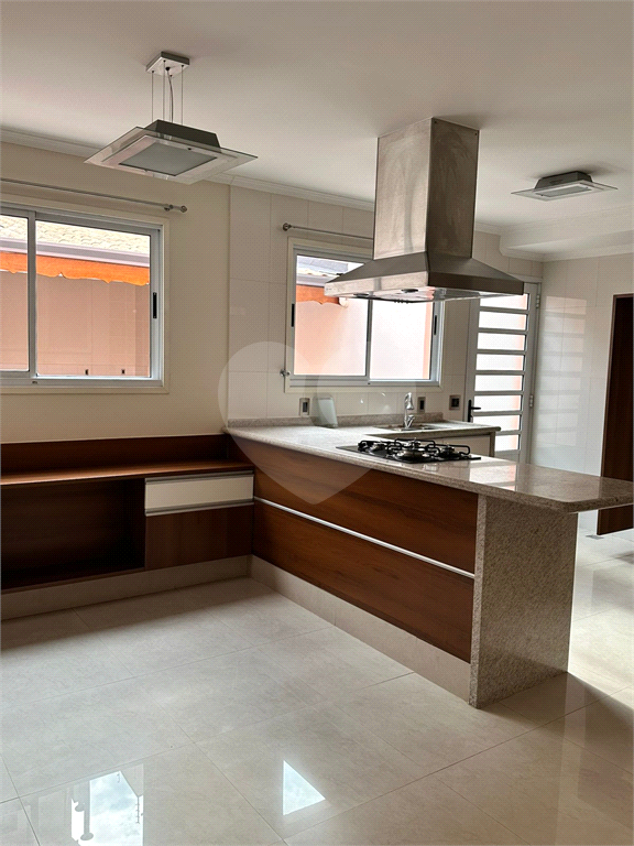 Sobrado à venda com 3 quartos, 348m² - Foto 2