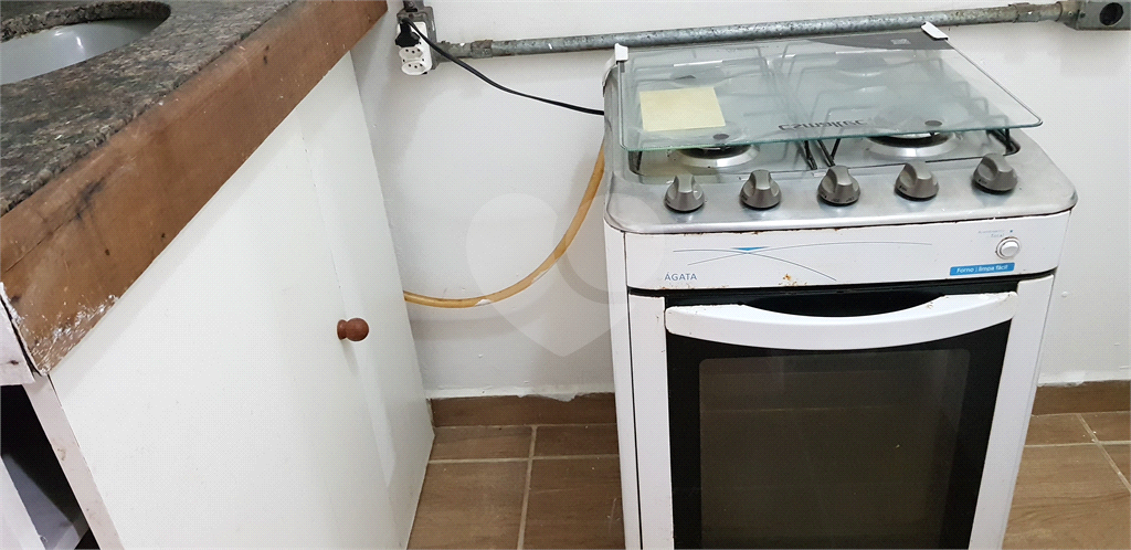 CASA TÉRREA A VENDA COM 06 APARTAMENTOS PARA LOCAÇÃO - ÓTIMO PARA INVESTIDOR - PRAÇA ARVORE