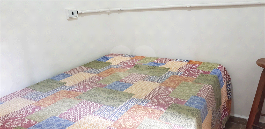 CASA TÉRREA A VENDA COM 06 APARTAMENTOS PARA LOCAÇÃO - ÓTIMO PARA INVESTIDOR - PRAÇA ARVORE
