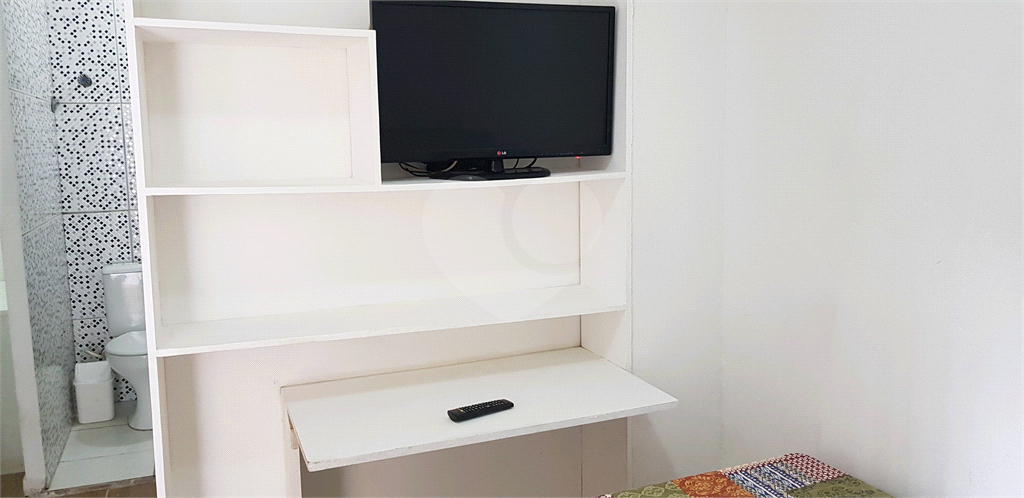 CASA TÉRREA A VENDA COM 06 APARTAMENTOS PARA LOCAÇÃO - ÓTIMO PARA INVESTIDOR - PRAÇA ARVORE