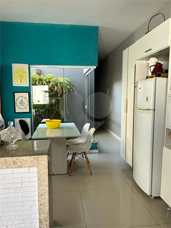 Casa à venda com 3 quartos, 80m² - Foto 14