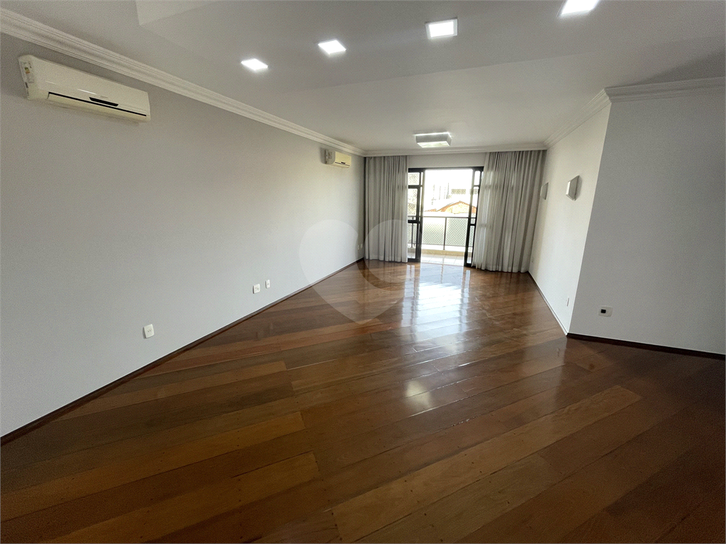 Apartamento à venda com 3 quartos, 165m² - Foto 2