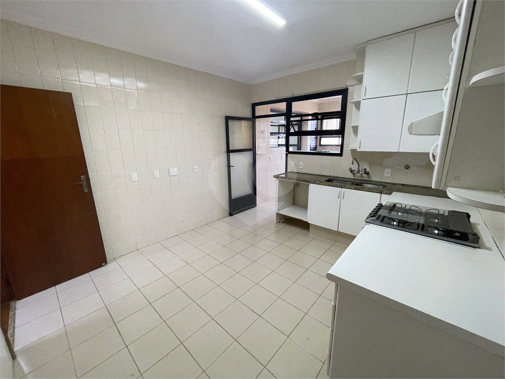 Apartamento à venda com 3 quartos, 165m² - Foto 11