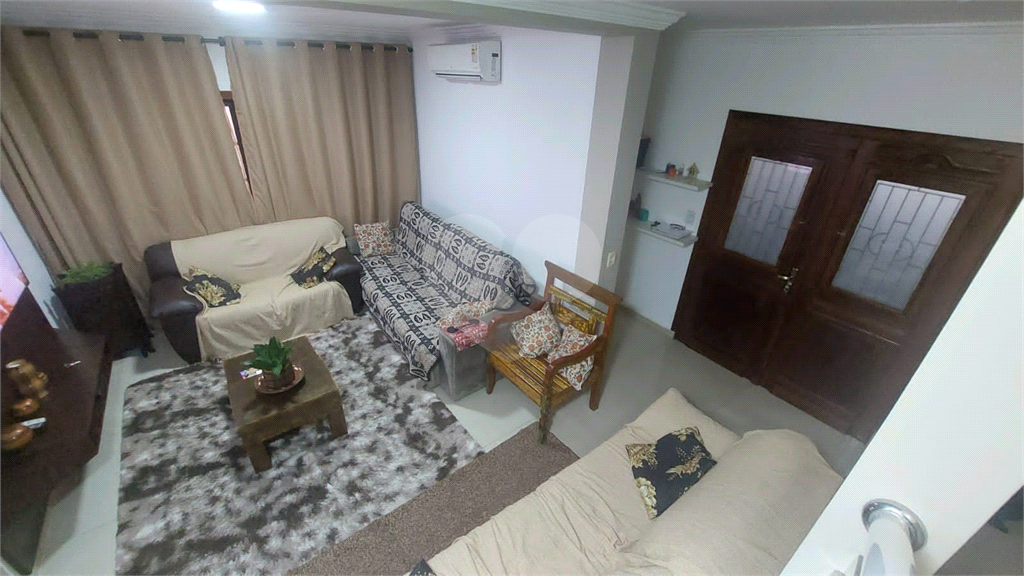 Casa à venda e aluguel com 4 quartos, 200m² - Foto 4