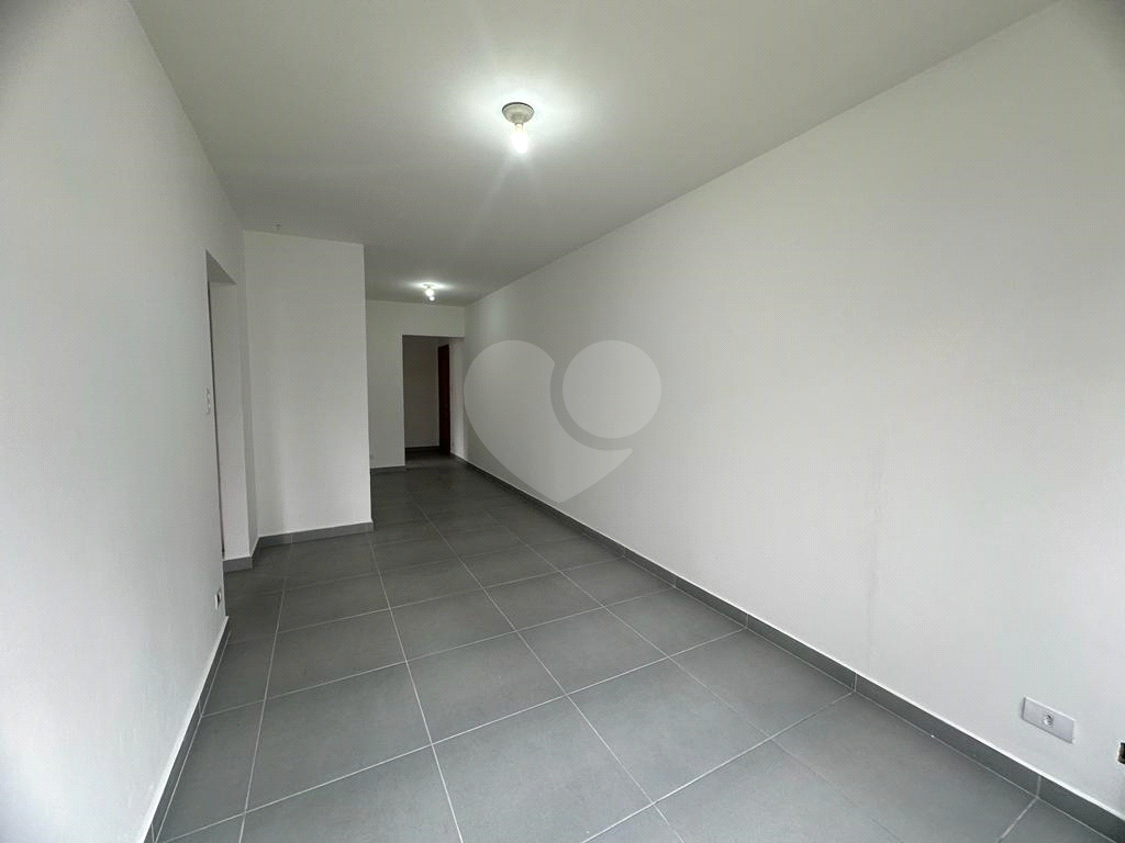 Apartamento à venda com 2 quartos, 72m² - Foto 4