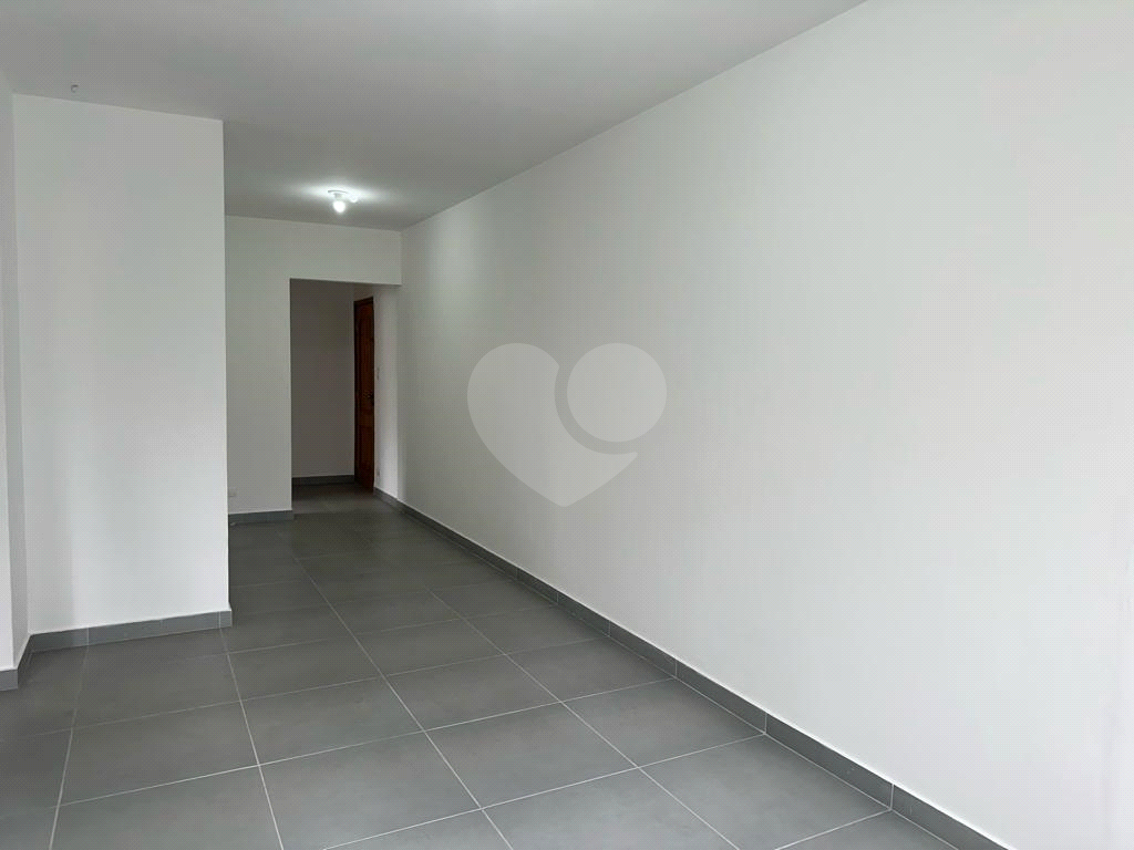 Apartamento à venda com 2 quartos, 72m² - Foto 5