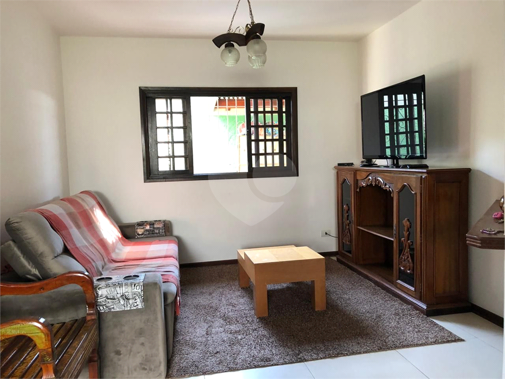 Casa à venda com 4 quartos, 141m² - Foto 2