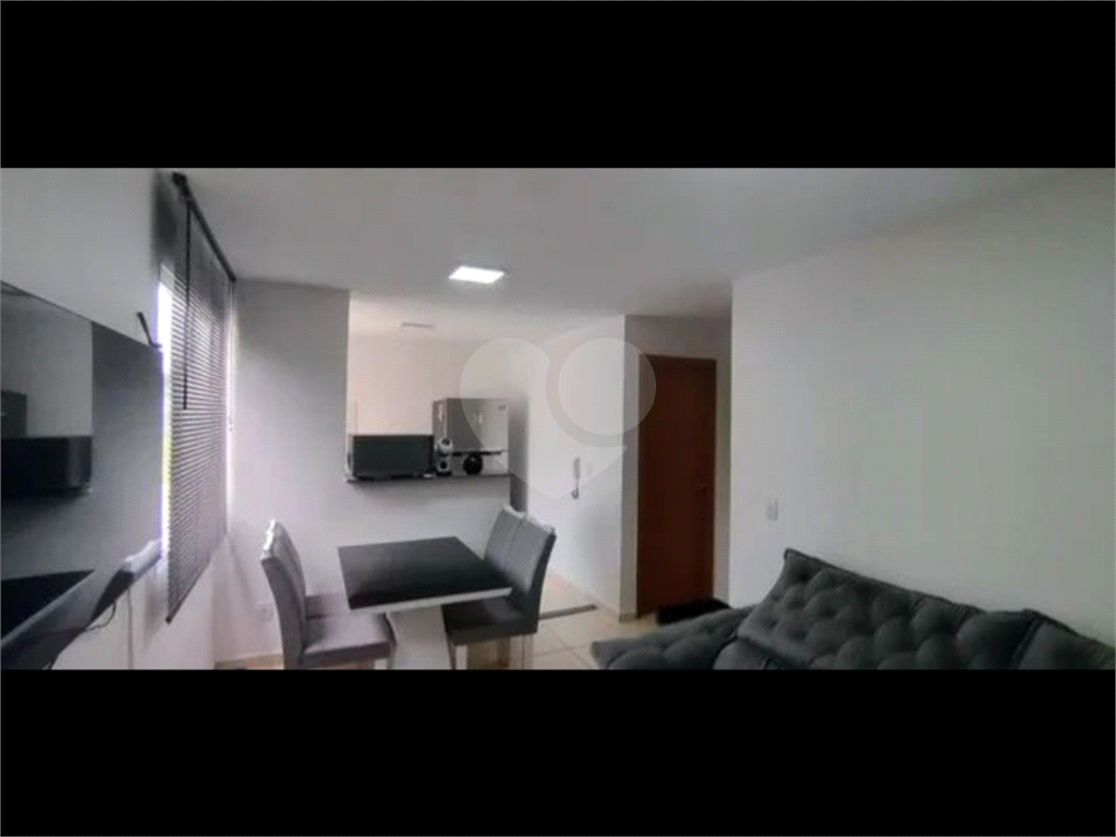 Apartamento à venda com 2 quartos, 42m² - Foto 2