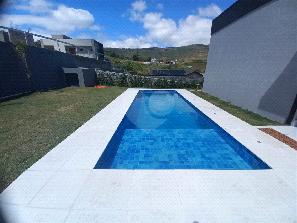 Casa à venda e aluguel com 4 quartos, 390m² - Foto 2